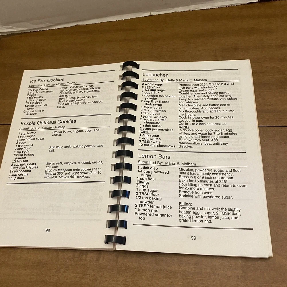 VTG Atchley's Favorite Foods Regional Cookbook Maria Malham Family Recipes 1994